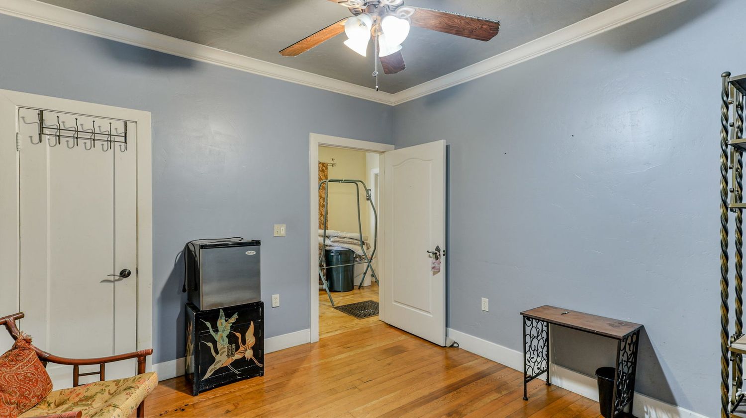 Standalone Commercial Cottage: 2437 Old Eureka Way, Redding, CA 96001